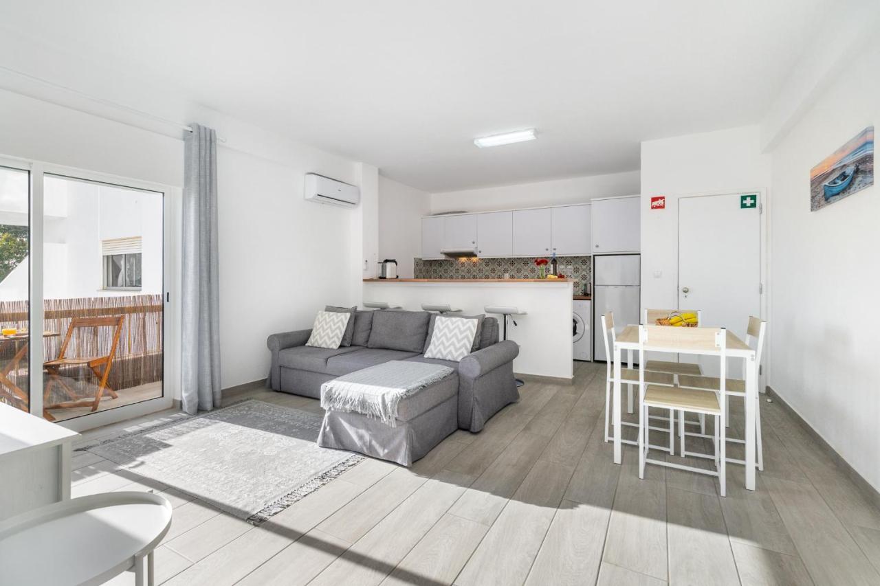 Apartamento Cor Do Mar - Sunny, Clean And Spacious Apartment With Sea View, In Alvor - Very Close Walking Distance To The Beach And Alvor Village Exterior foto